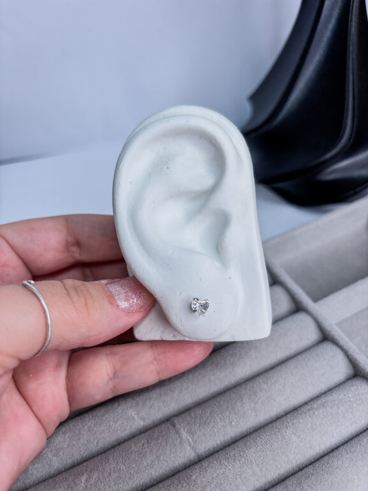 Brinco Amore — Brinco Ponto de Luz Coração em Prata