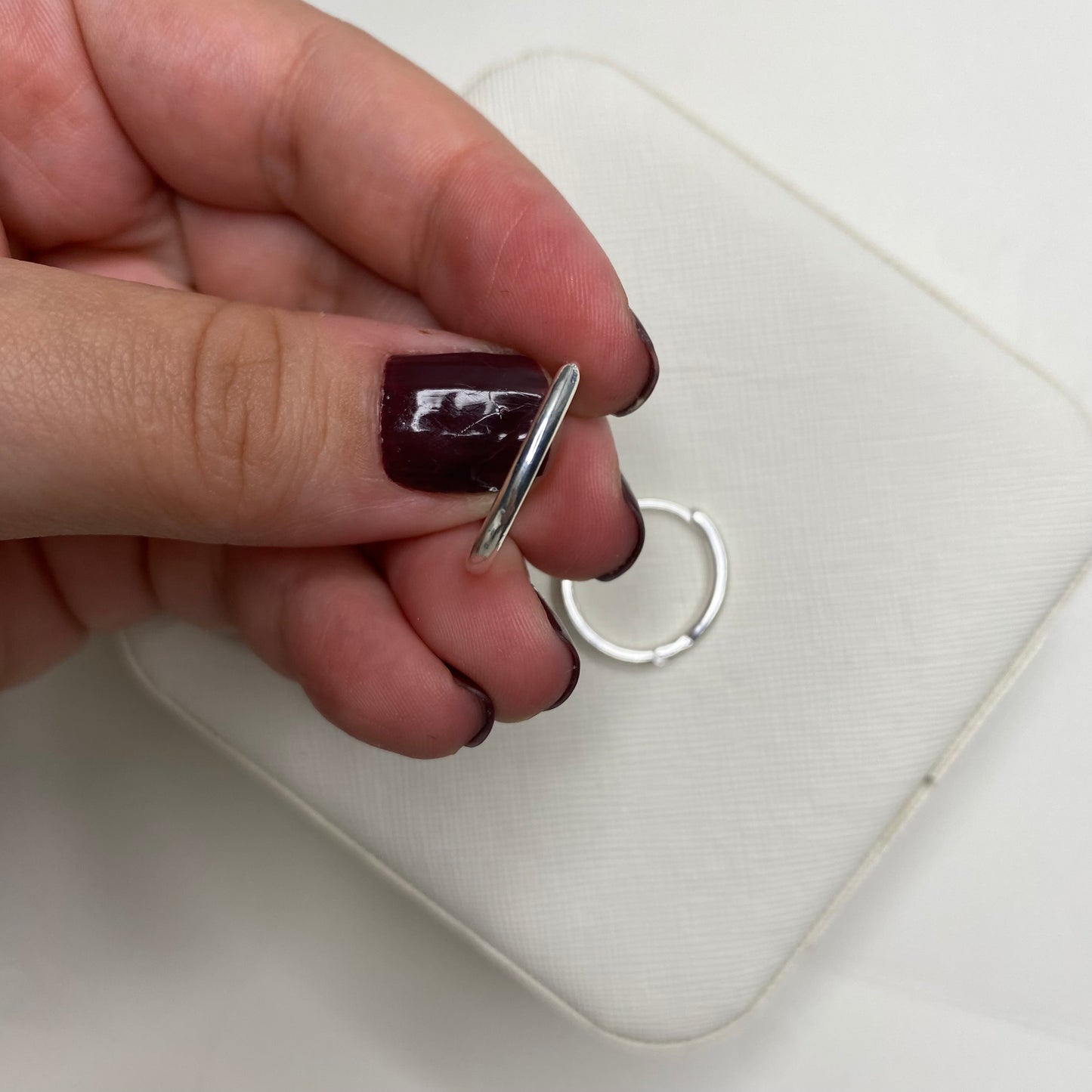 Argola de click fina - pequena