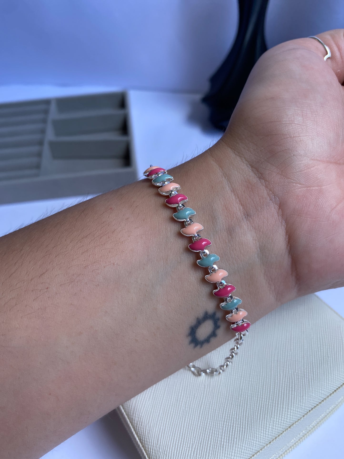 Pulseira pétalas rosas - MÍRA