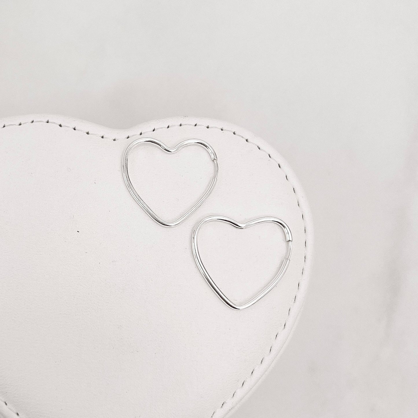 Brinco Argola Coração 23mm - Elara