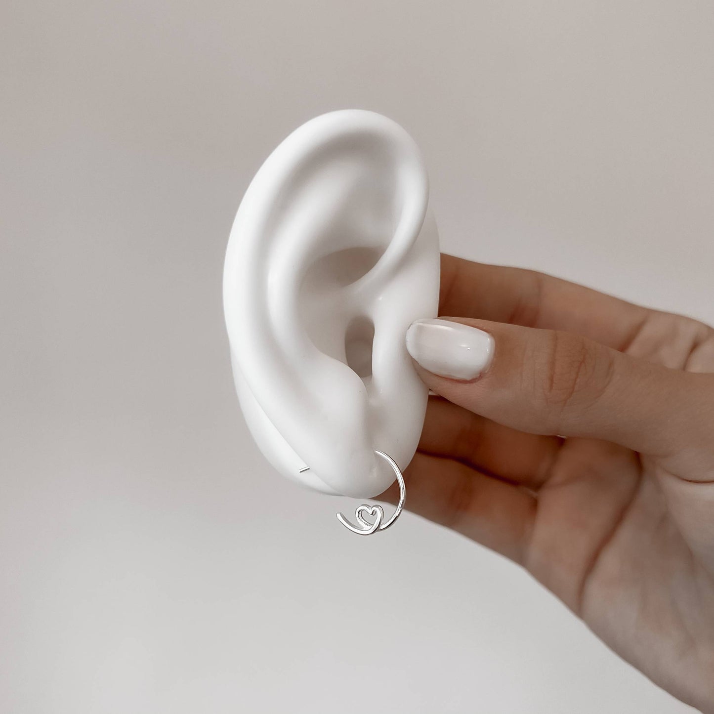 Brinco Argola com volta coração - Elara