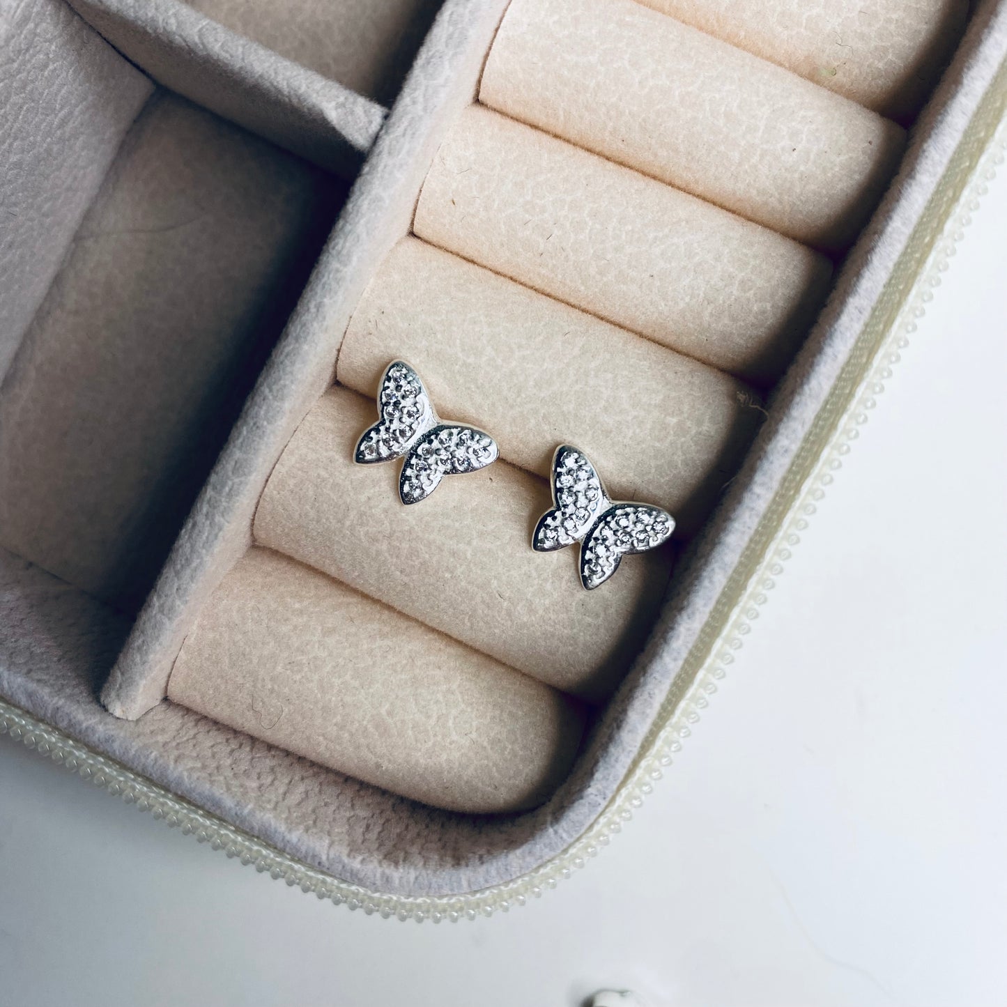 Brinco trabalhado de Borboleta