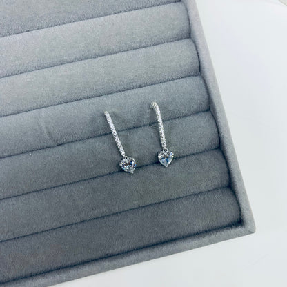 Brinco Palito com Coração em zircônia