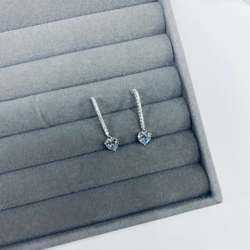 Brinco Palito com Coração em zircônia