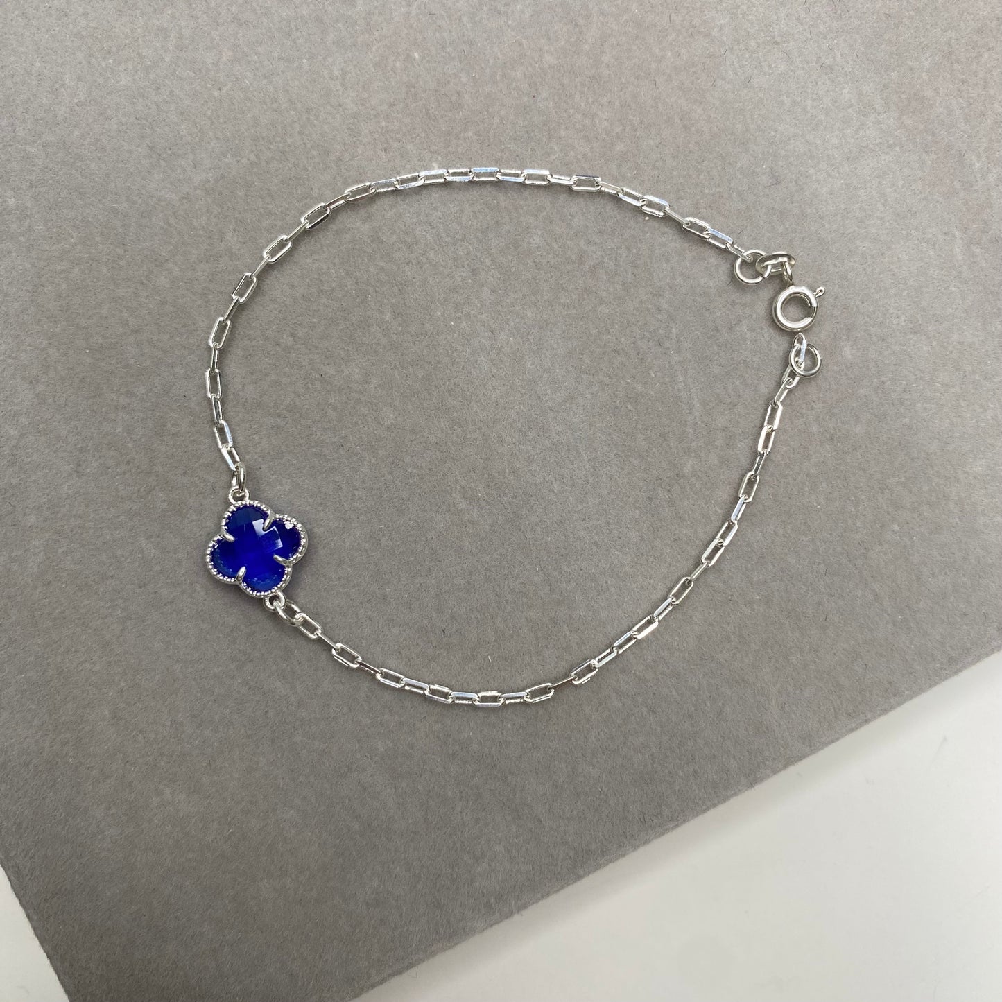 Pulseira trevo - azul (Virgínia)