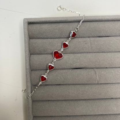 Pulseira de corações vermelho