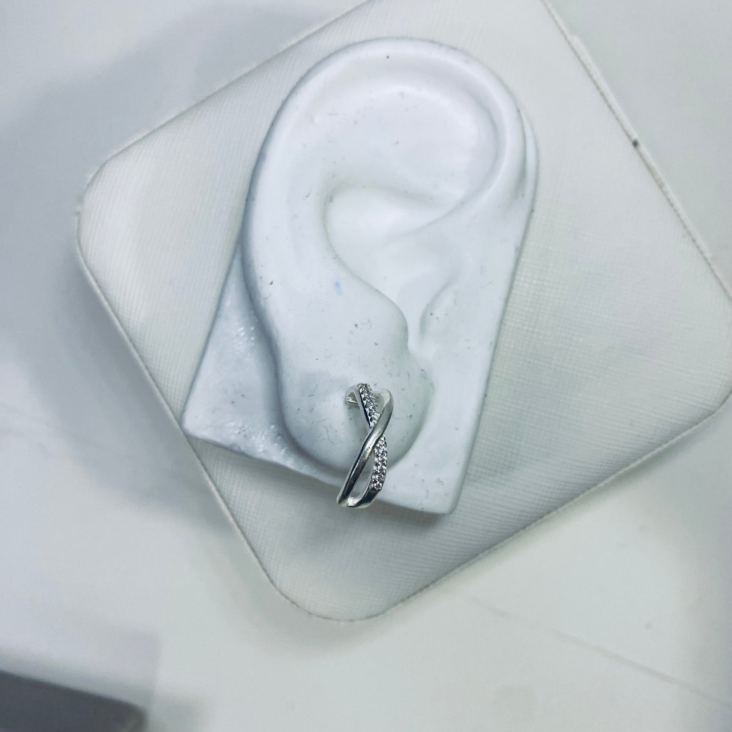 Argola Infinito com Tarraxa