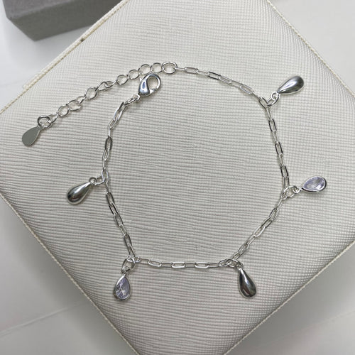 Pulseira com pingente de gotas