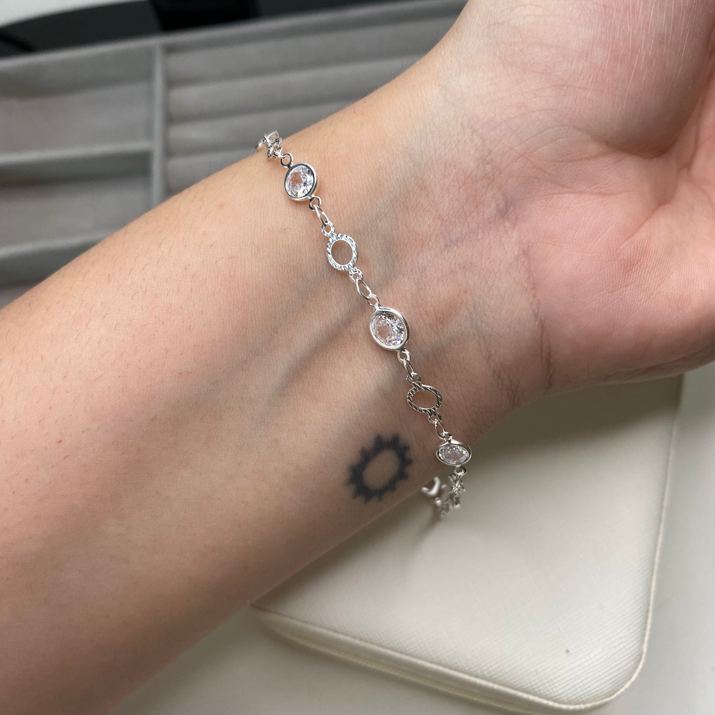Pulseira círculos e zircônia