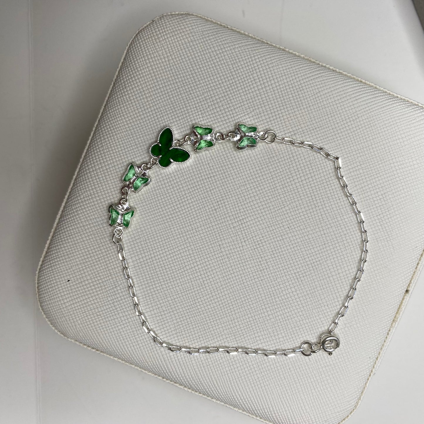 Pulseira de borboletas verdes