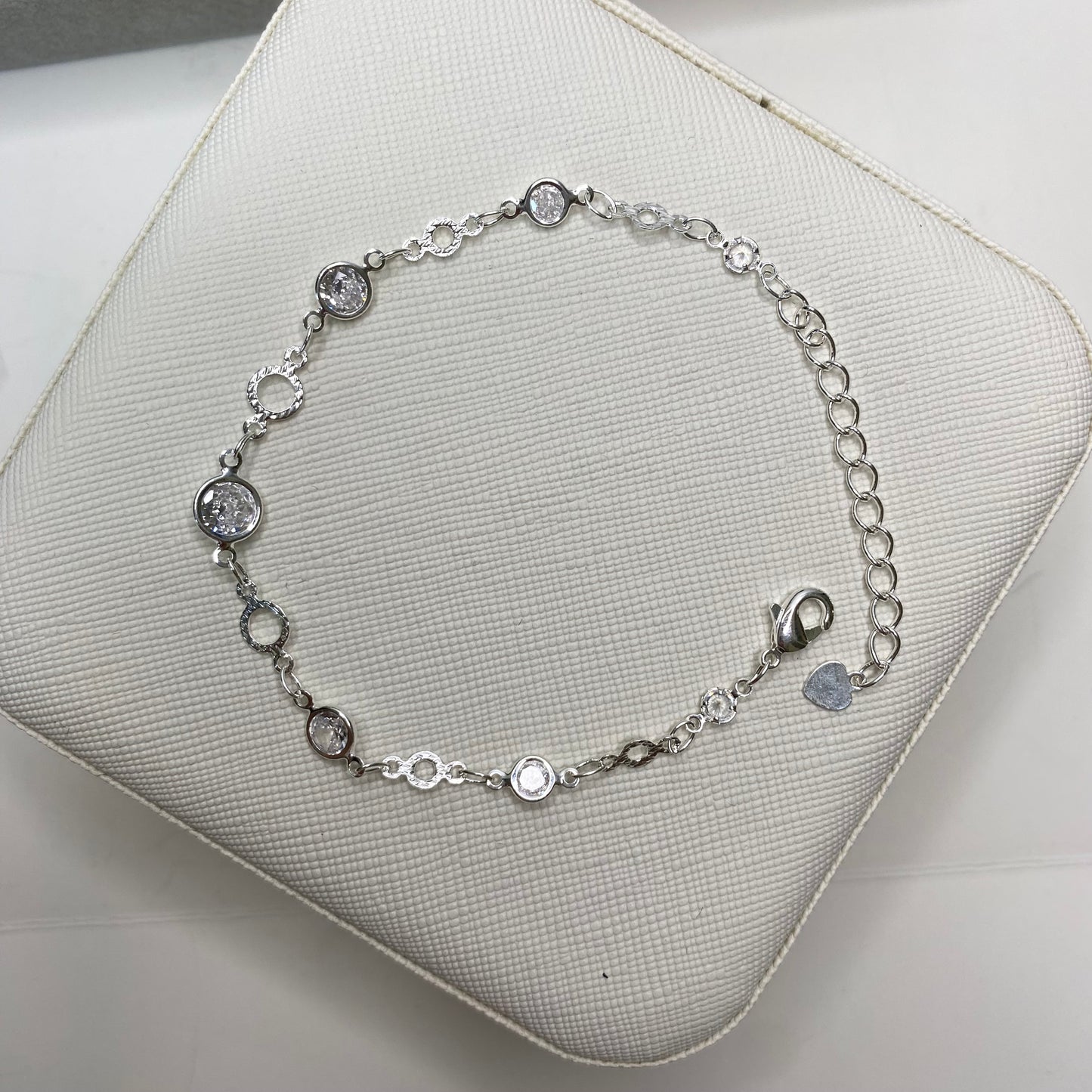 Pulseira círculos e zircônia