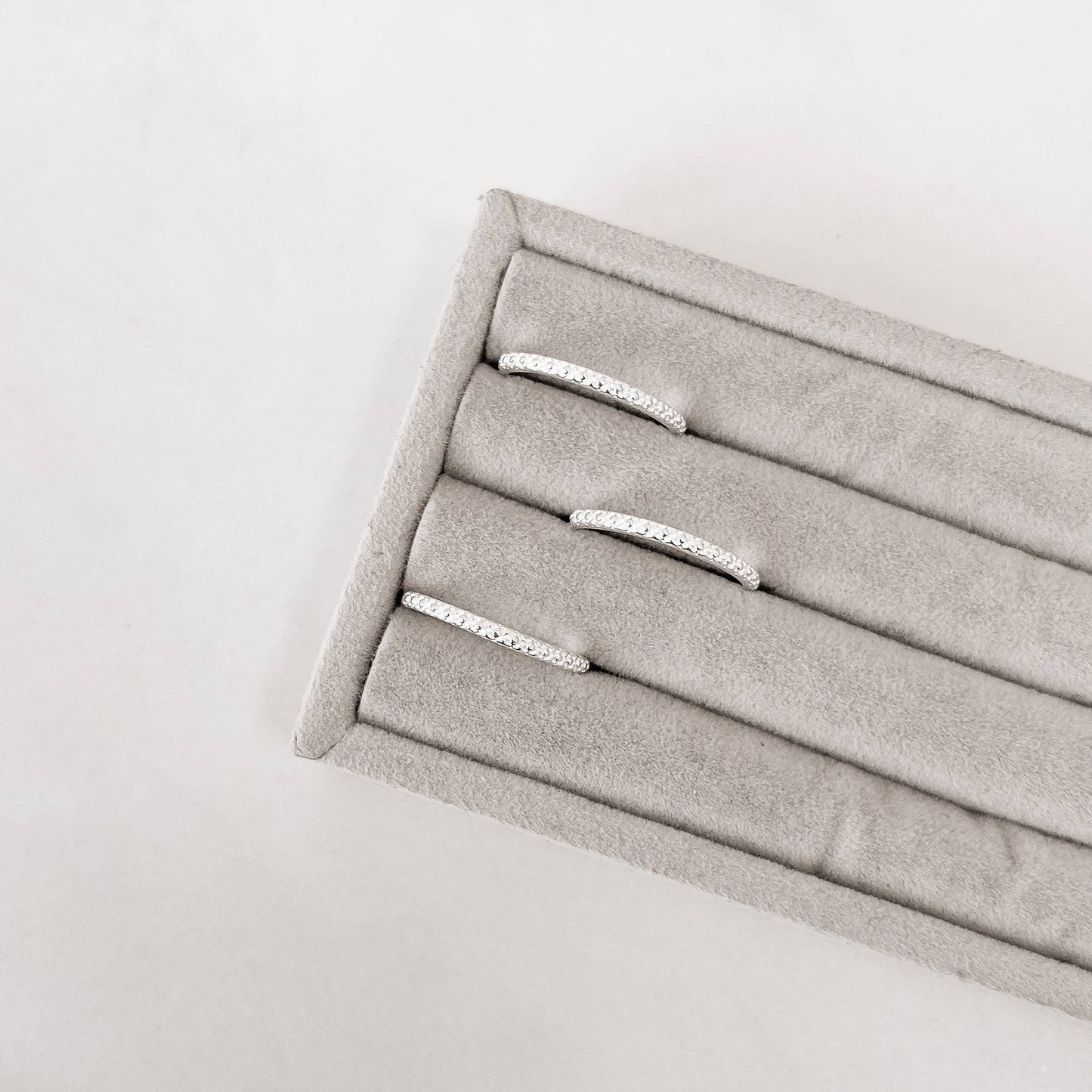 Aliança Fina Desenhada - Elara