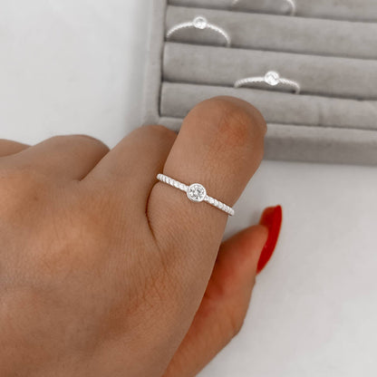 Anel Solitário Riscado Fino - Elara