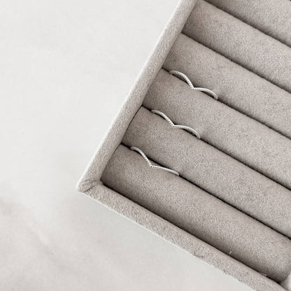 Anel em V Desenhado - Elara