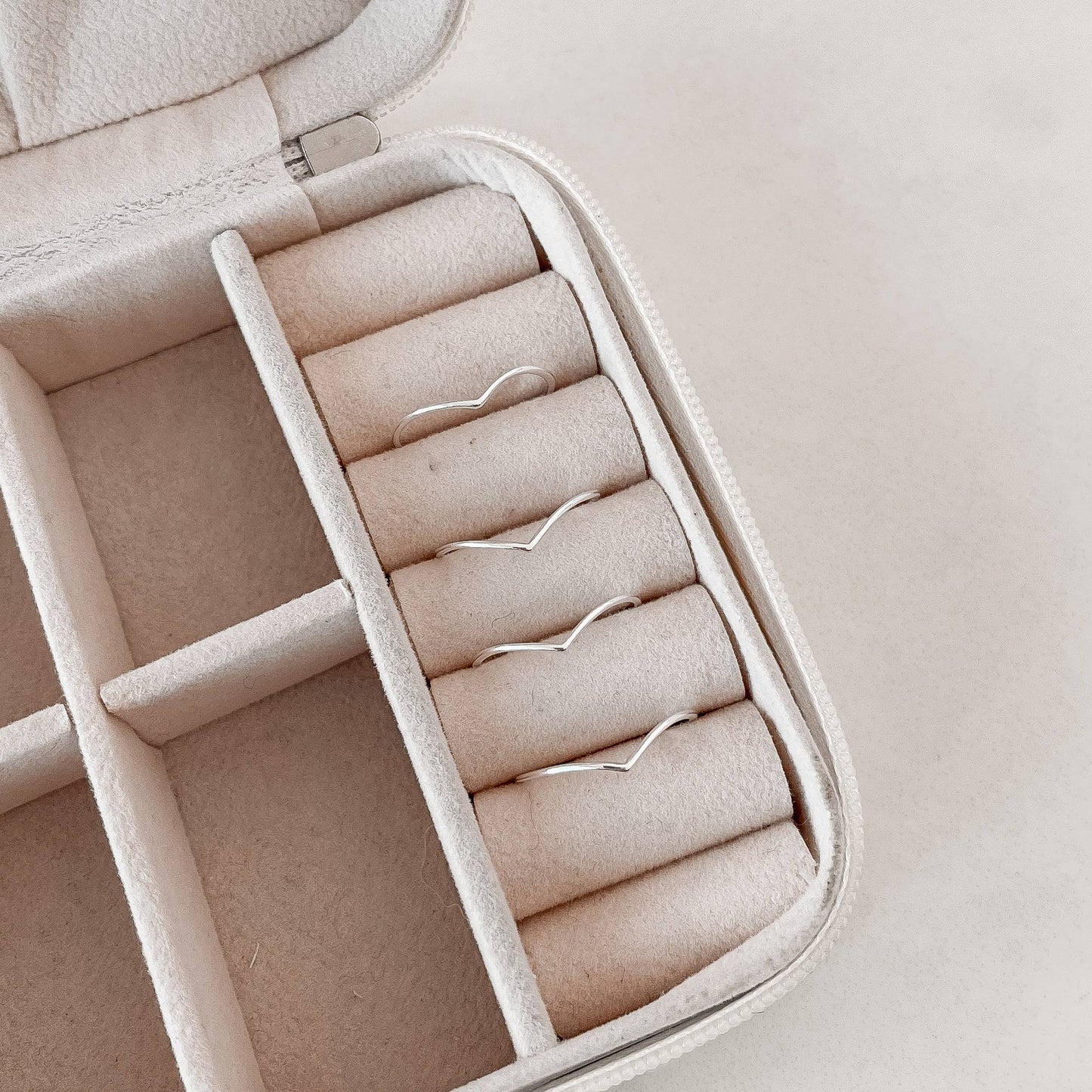 Anel em V Liso - Elara