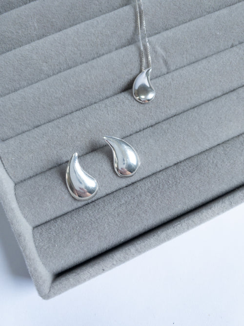 Conjunto Gota Essence — Elegância Fluida em Prata