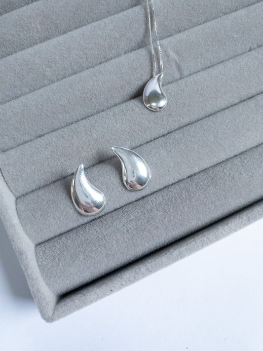 Conjunto Gota Essence — Elegância Fluida em Prata