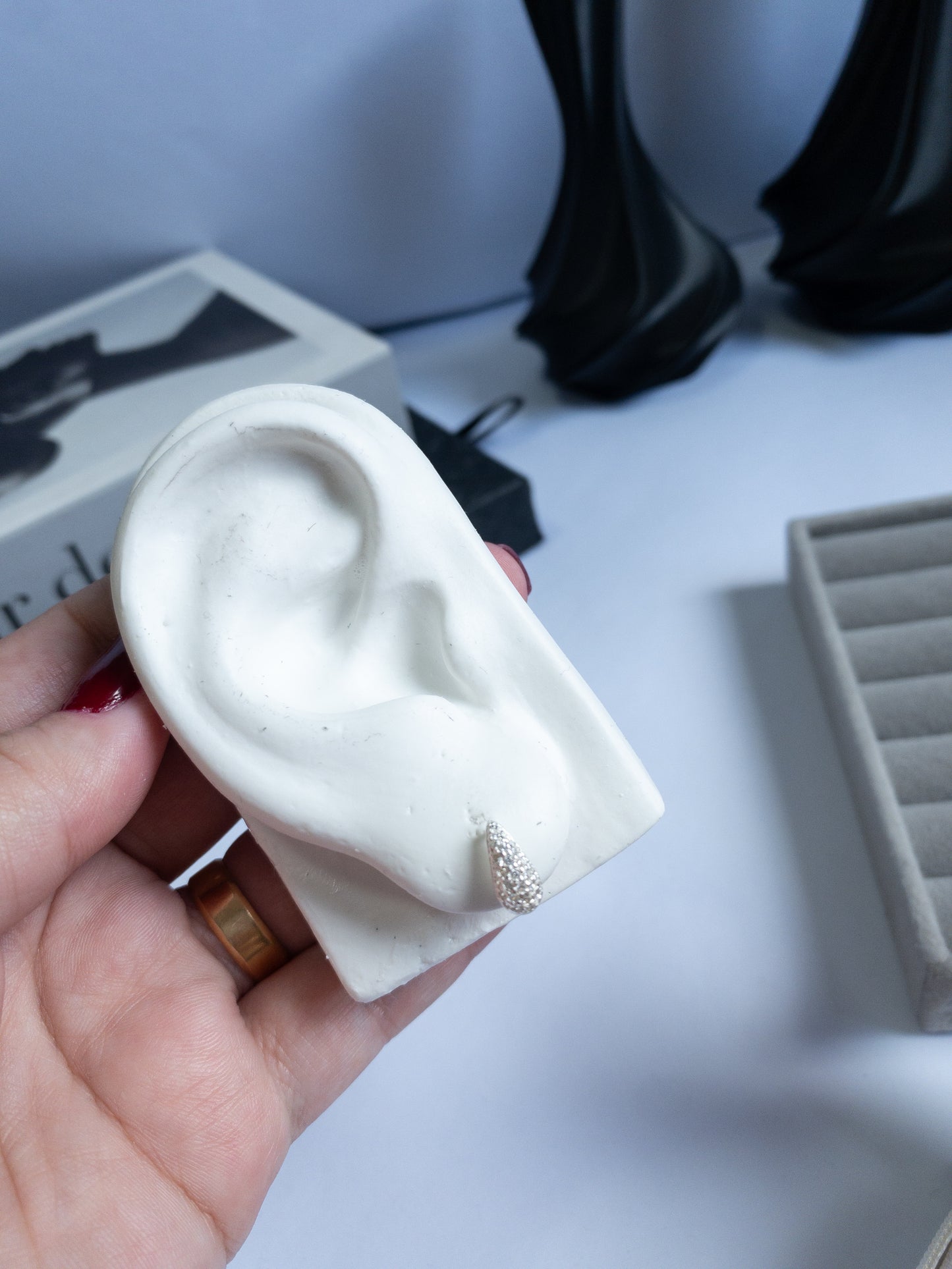 Brinco CRYSTAL DROP — Gota Elegante Cravejada em Micro Zircônias