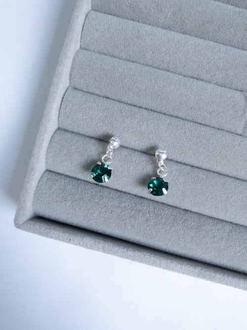 Brinco Esmeraldine — Delicado com Pedra Verde Esmeralda