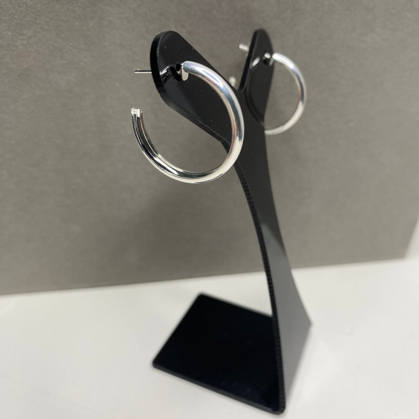 Argola com tarraxa - Média