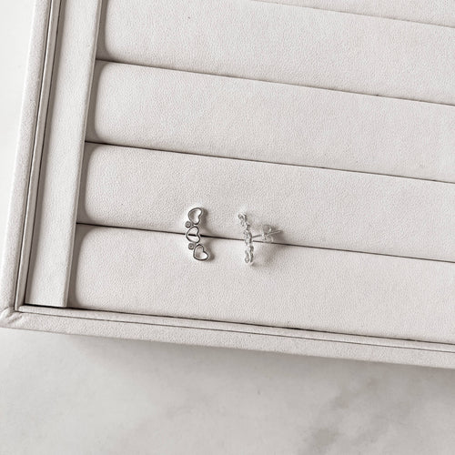 Brinco Ear Cuff 3 corações vazados - Elara