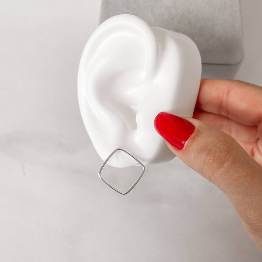 Brinco Losango Vazado - Elara