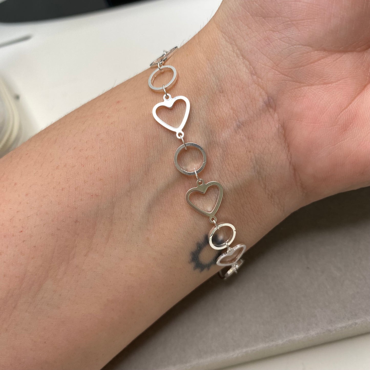 Pulseira coração e círculo