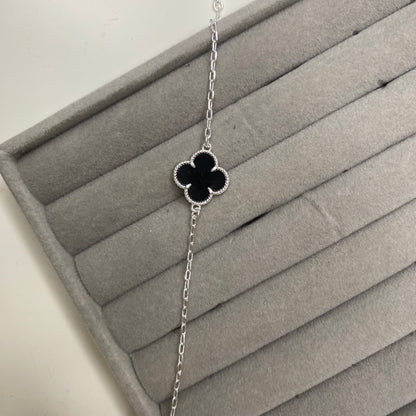 Pulseira trevo - preto (Virgínia)