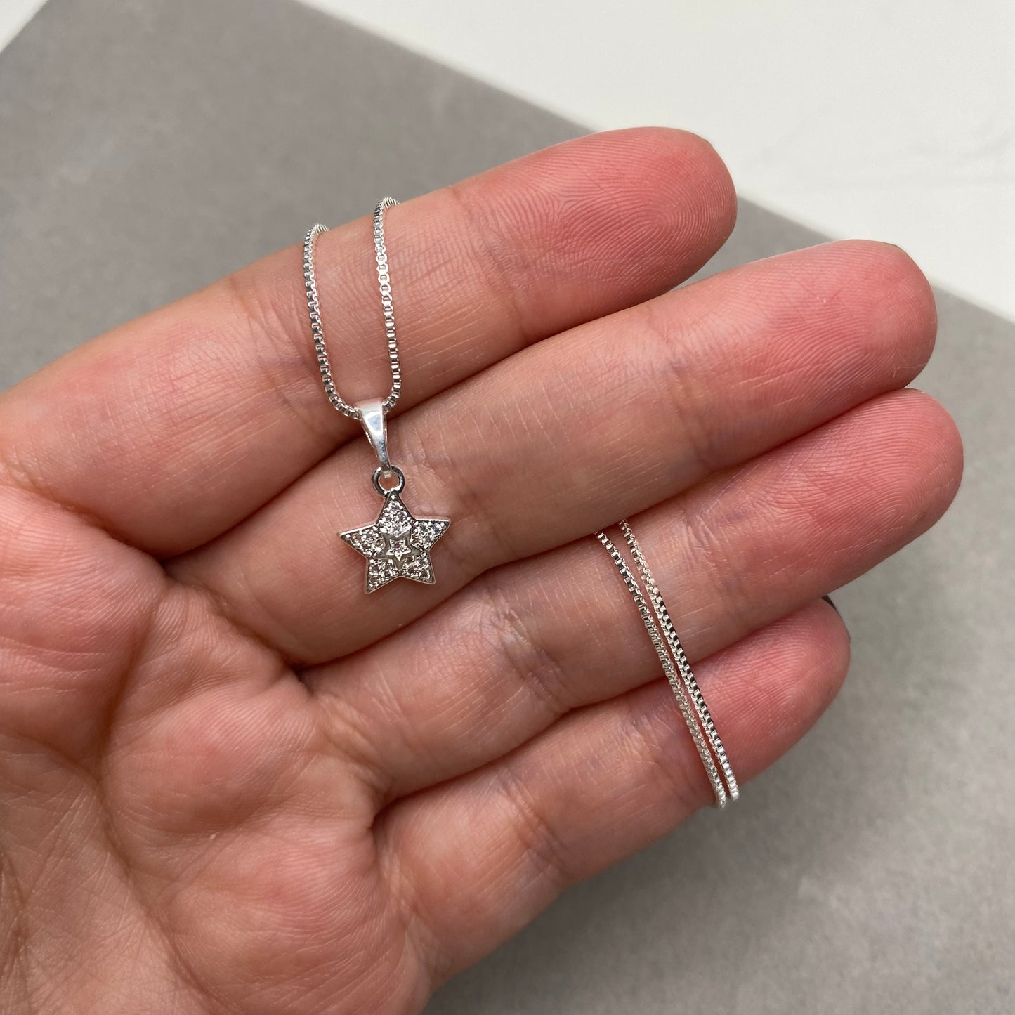 Colar com pingente de estrela