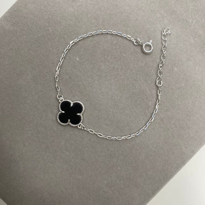 Pulseira trevo - preto (Virgínia)