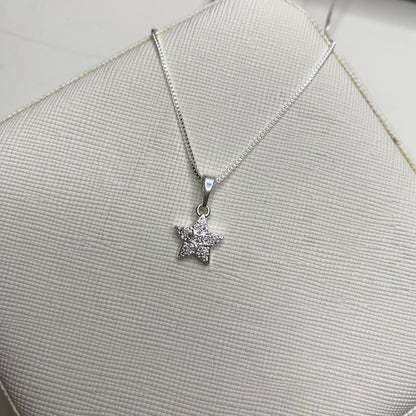 Colar com pingente de estrela