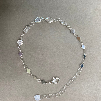 Pulseira com zircônias em mix de formatos