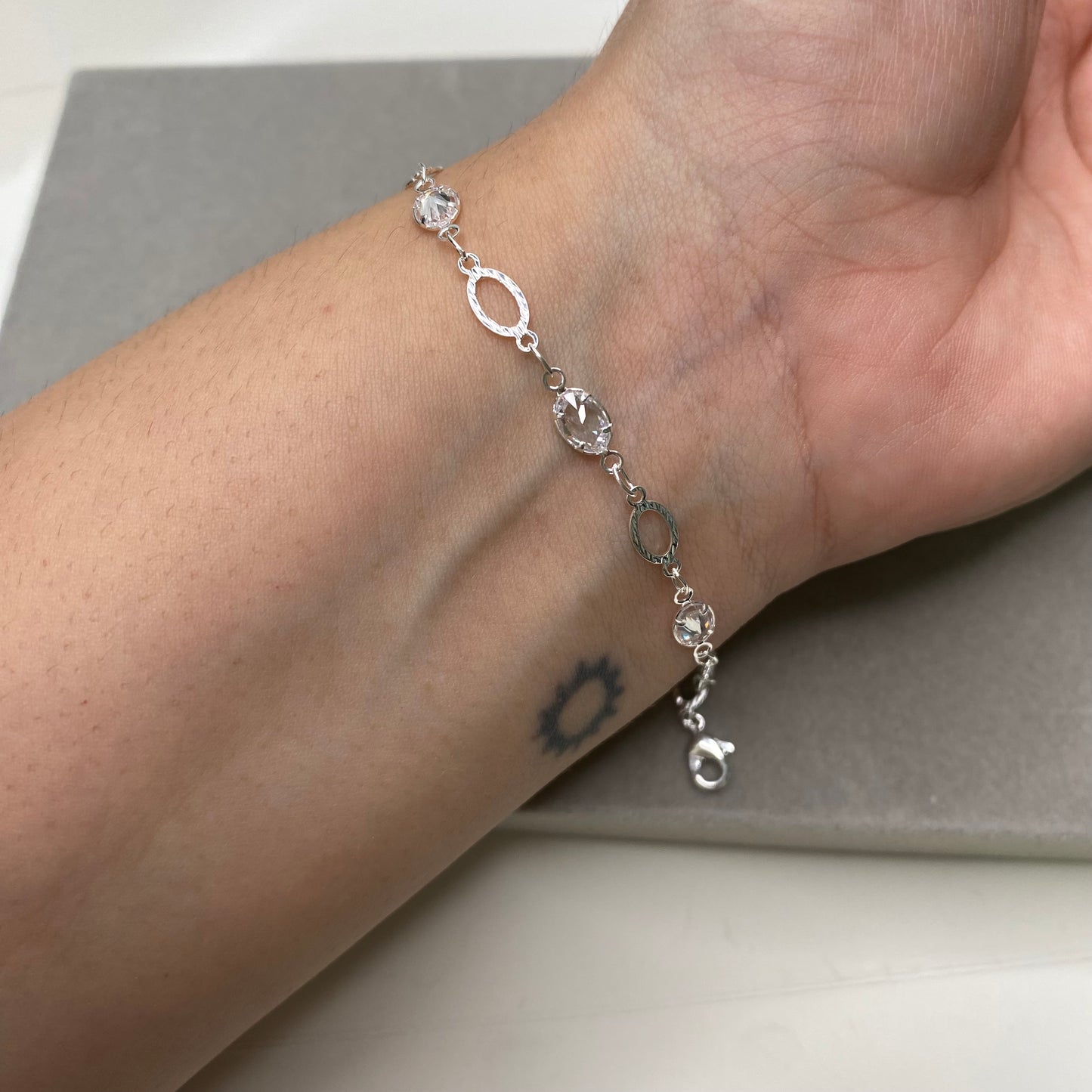 Pulseira elos com zircônia